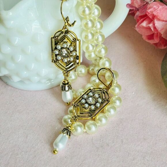 Regency Era Bridgerton Look Gold Pearl Crystal Dangle Earrings - Picture 1 of 4